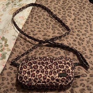 🐷 Lug Leopard Brown Roundabout Crossbody Belt Bag